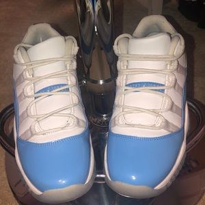 Jordan low top 11’s